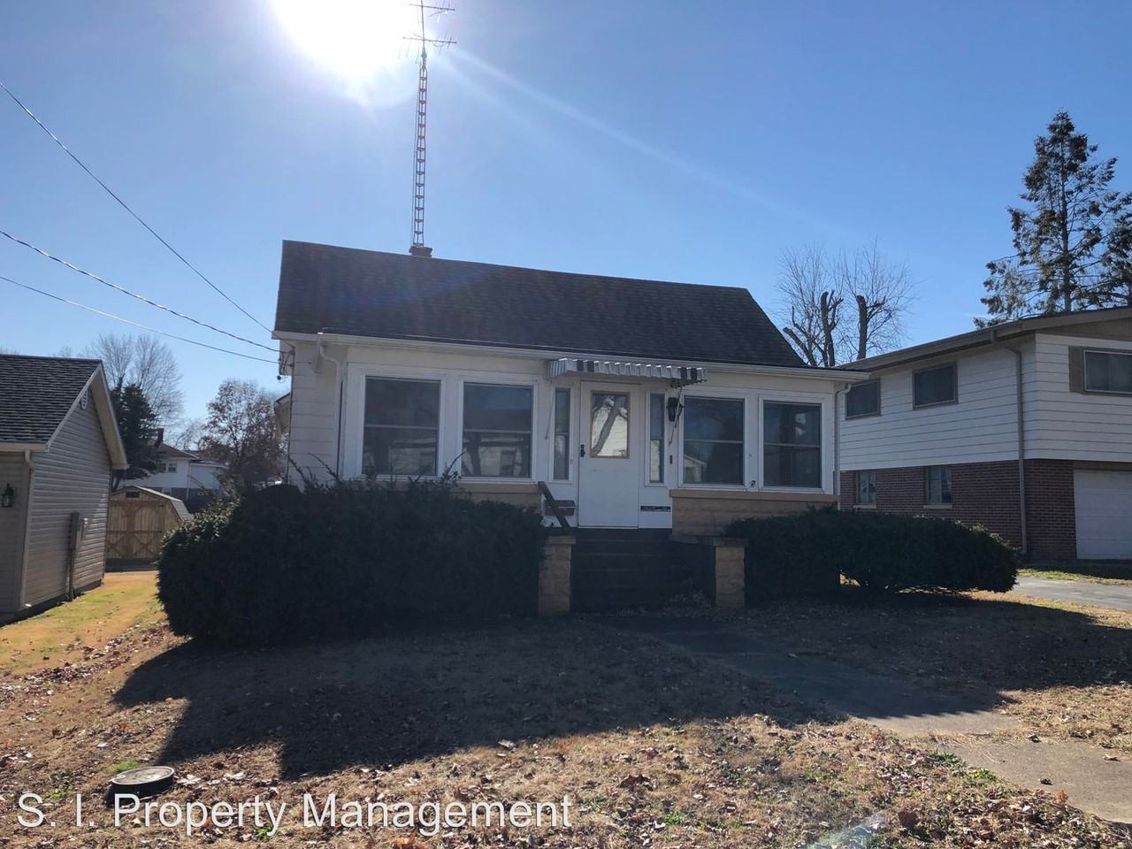 605 E. Park - Photo 2 of 9