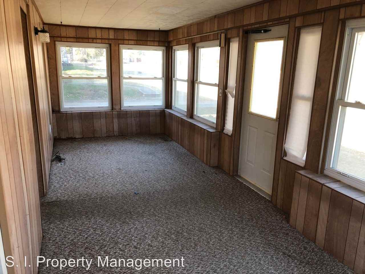 605 E. Park - Photo 3 of 9