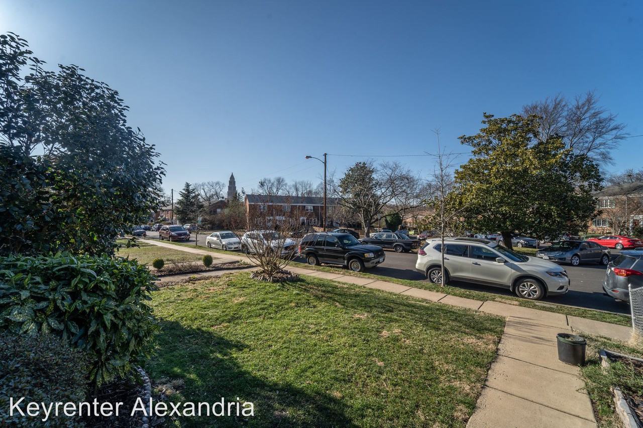 133 Mt Vernon Ave - Photo 3 of 21