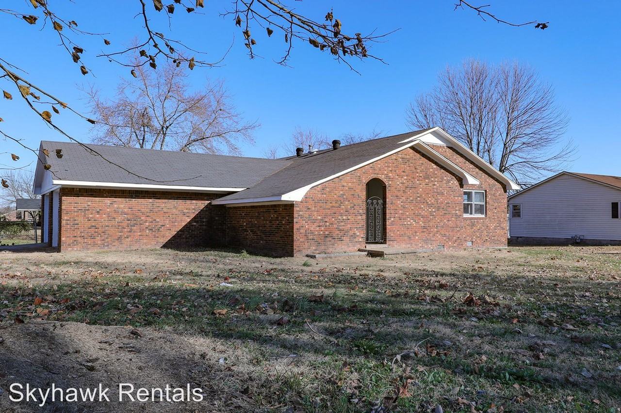 1602 E Main St - Photo 2 of 13