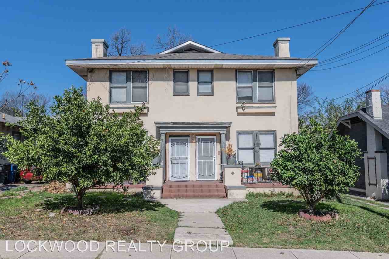 411-413 E COURTLAND PL - Photo 3 of 25