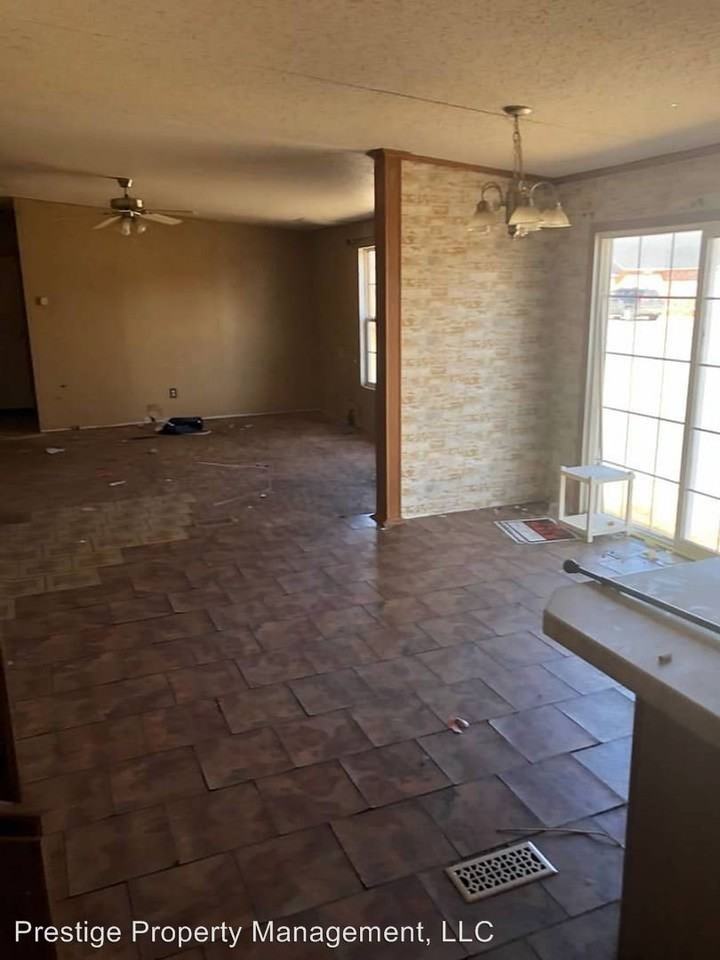 202 Cedar Ave - Photo 2 of 9