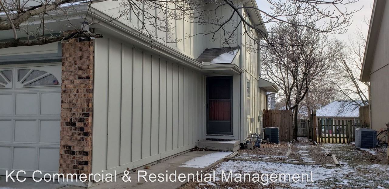 8017 Nw 79th Terrace - Photo 3 of 29