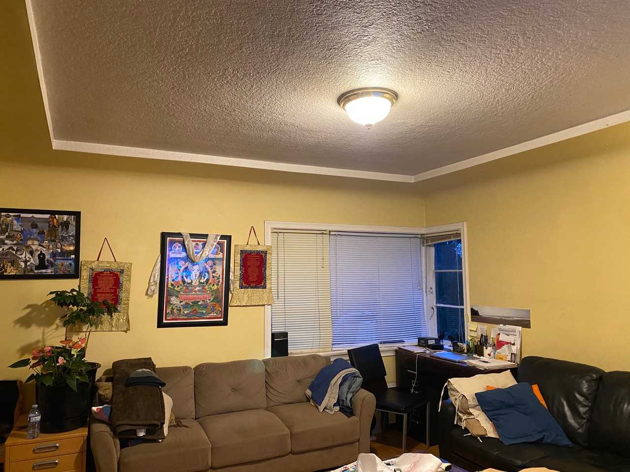 318 16th Street West - Photo 2 of 7