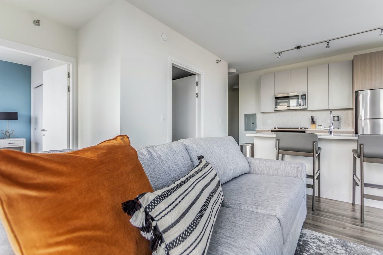 Landing at 1407 on Michigan #902 - Photo 2 of 19