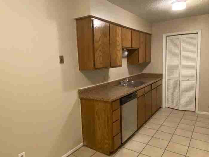 434 Northwest 23rd Street - Photo 3 of 5