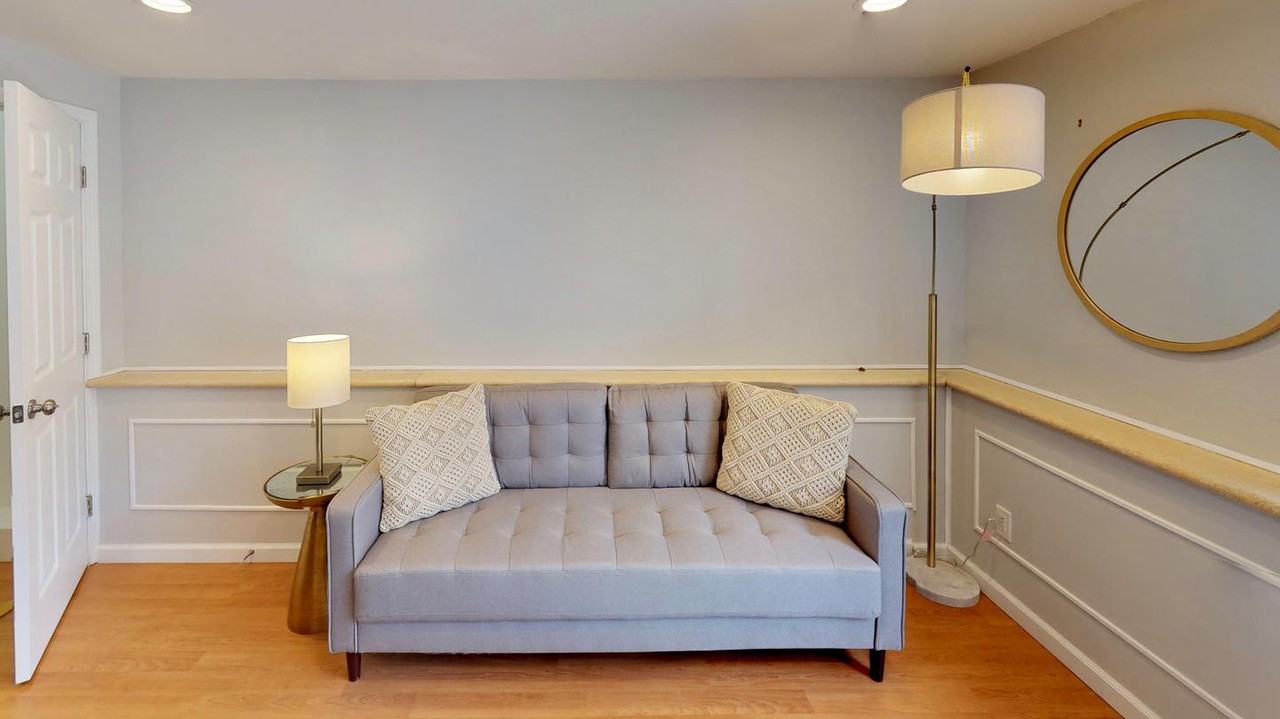 Modern Outer Sunset townhome with brick patio - Photo 6 of 15