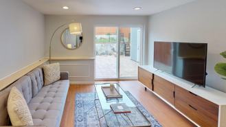 Modern Outer Sunset townhome with brick patio - Photo 1 of 1