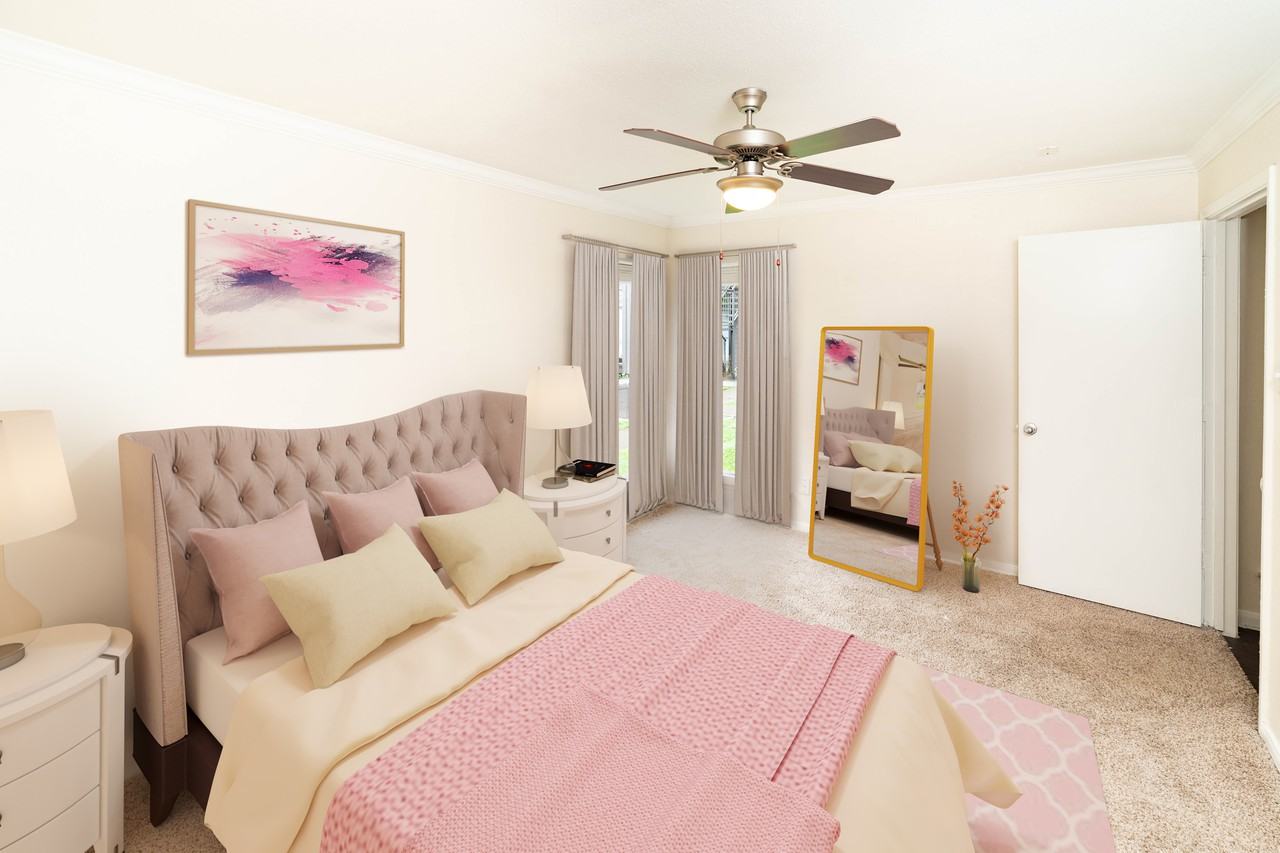 z-080122-Sedona Square - Photo 5 of 12