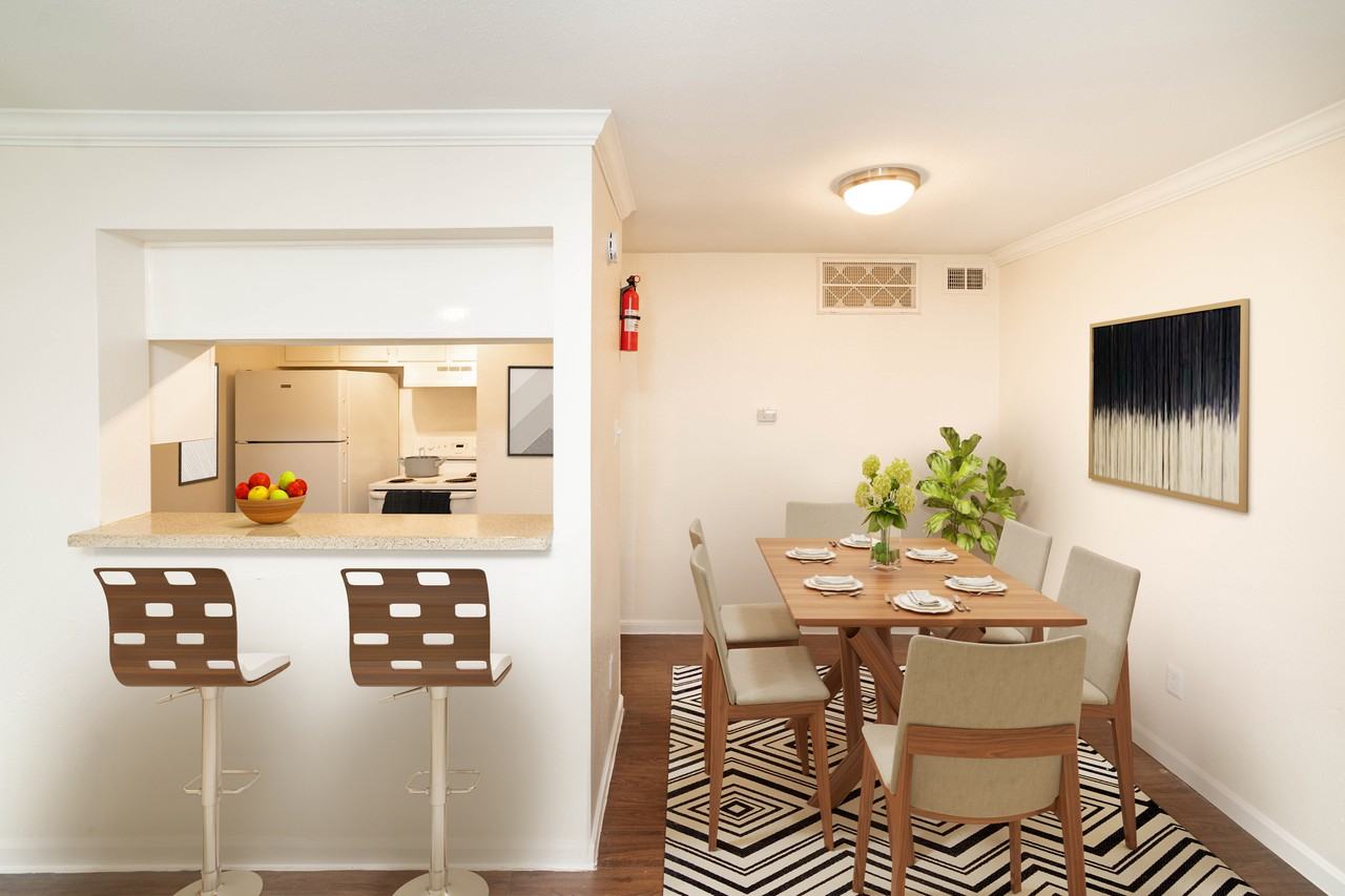 z-080122-Sedona Square - Photo 3 of 12