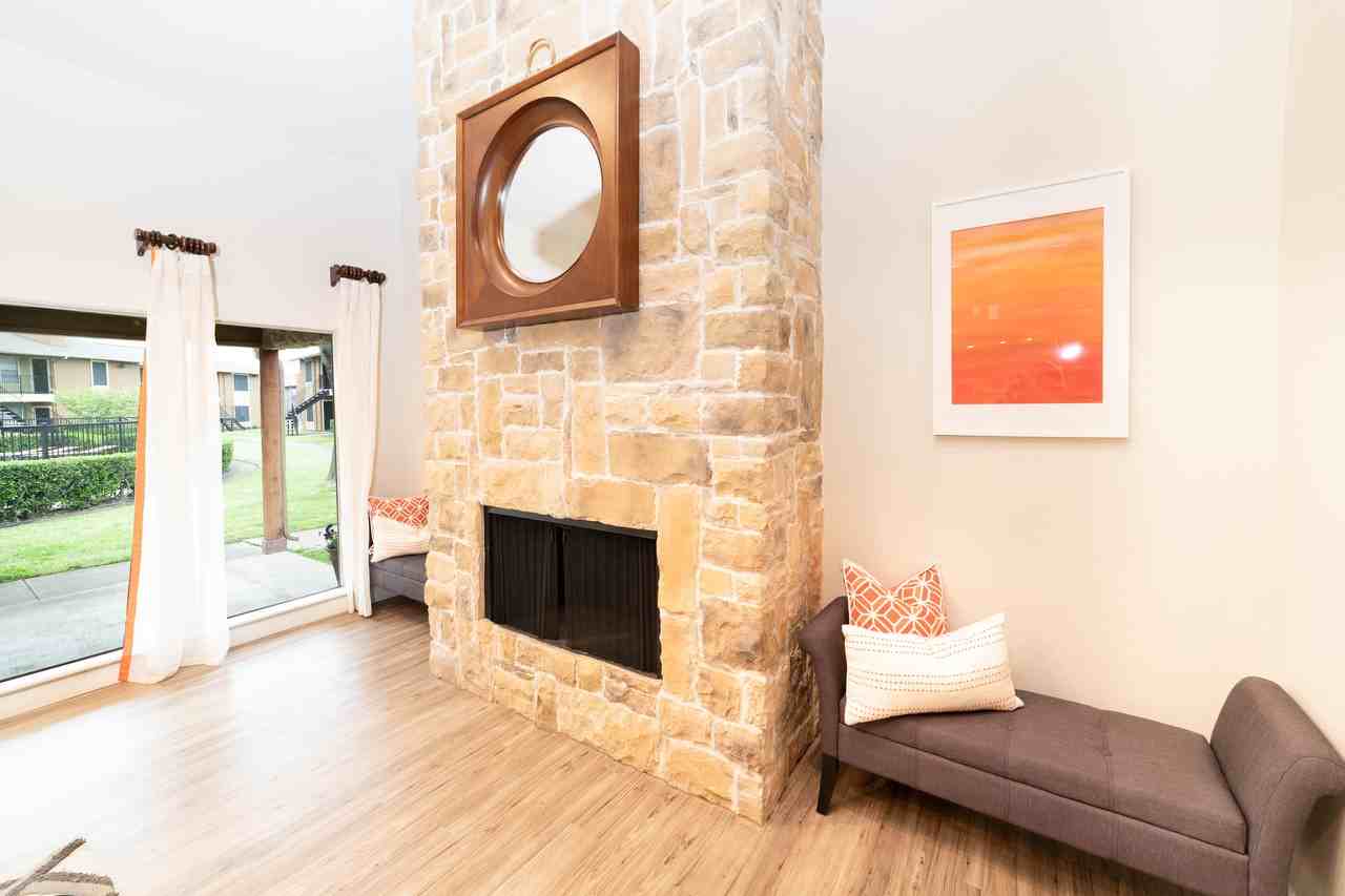 z-101122-Trinity Oaks - Photo 5 of 12