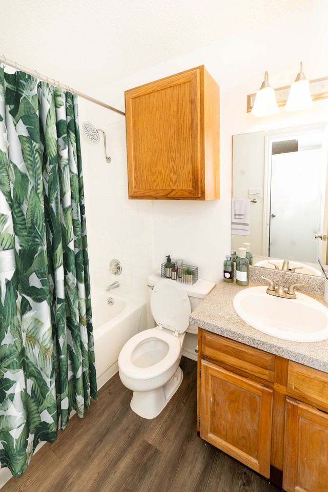 z-100120-The Corners - Photo 5 of 10