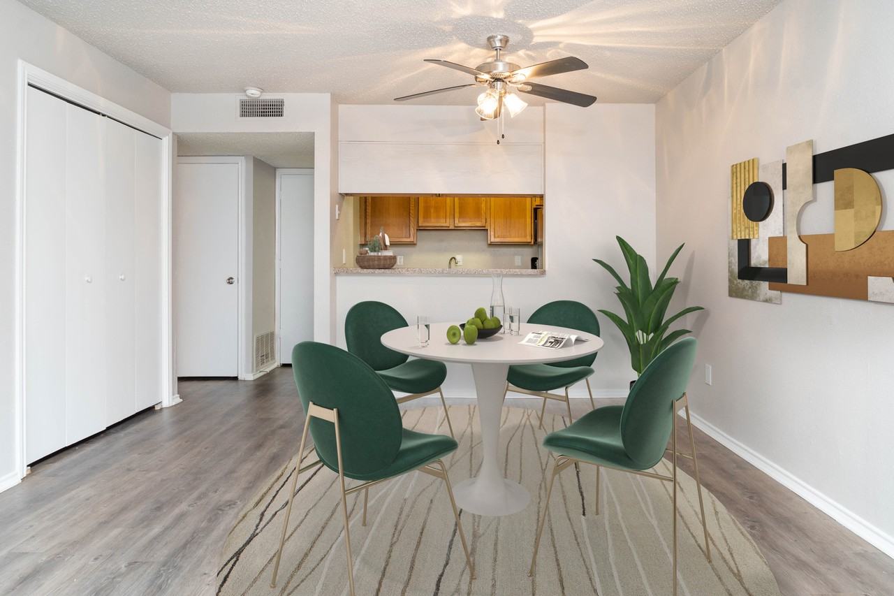 z-100120-The Corners - Photo 6 of 10