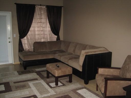 607 Atherton Pl - Photo 3 of 12