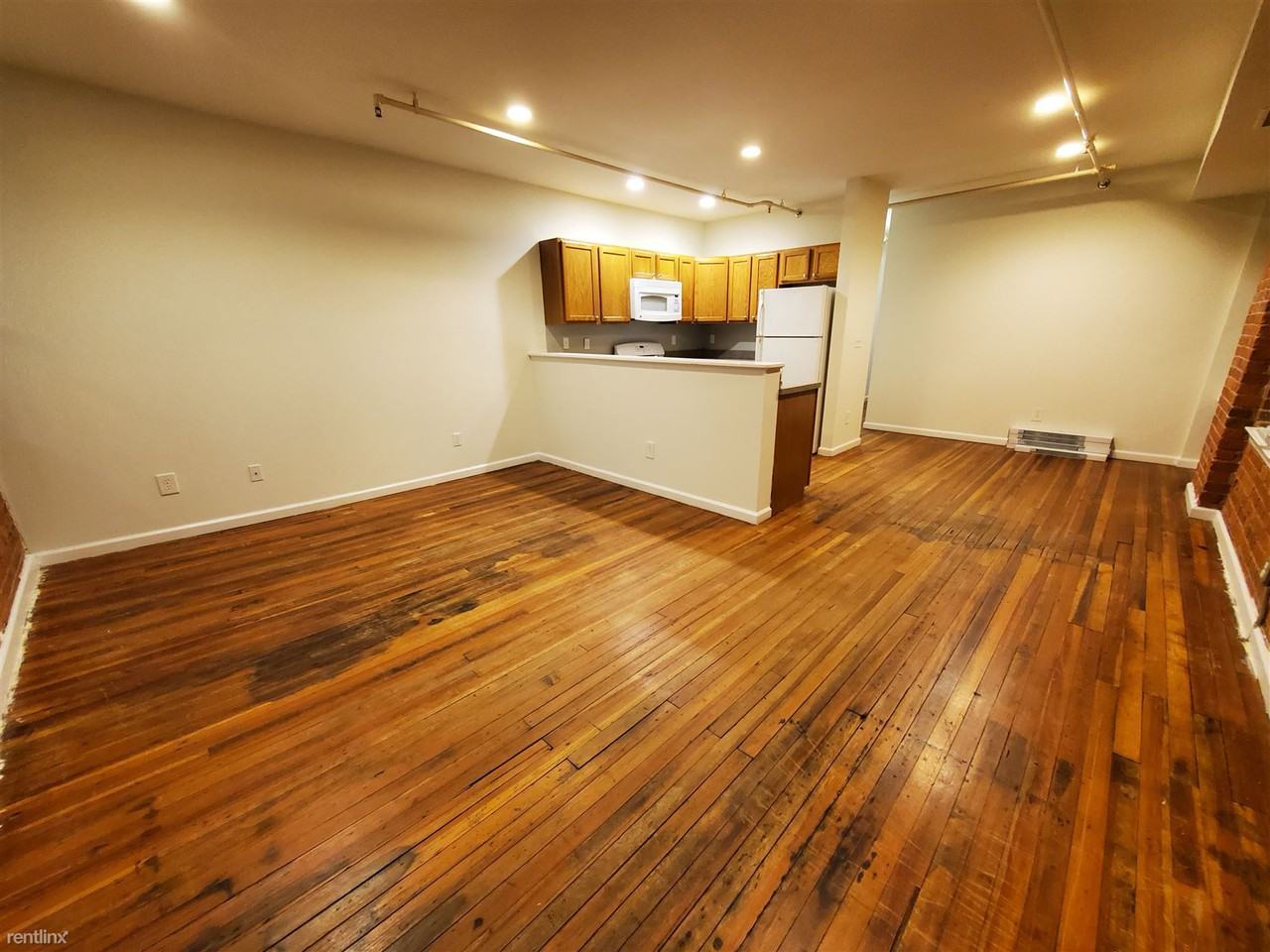 Henry St - Photo 3 of 8