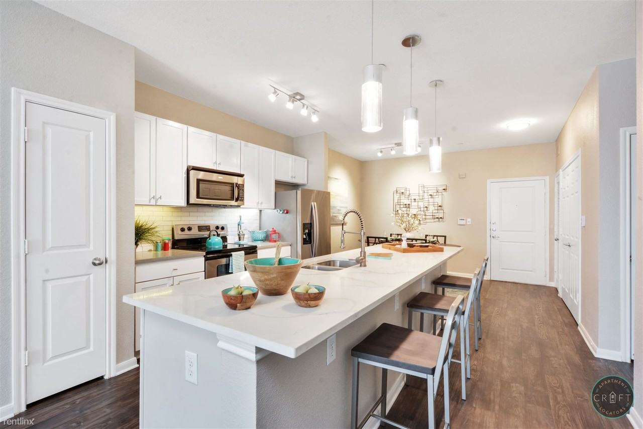 3909 S Congress Ave - Photo 2 of 10