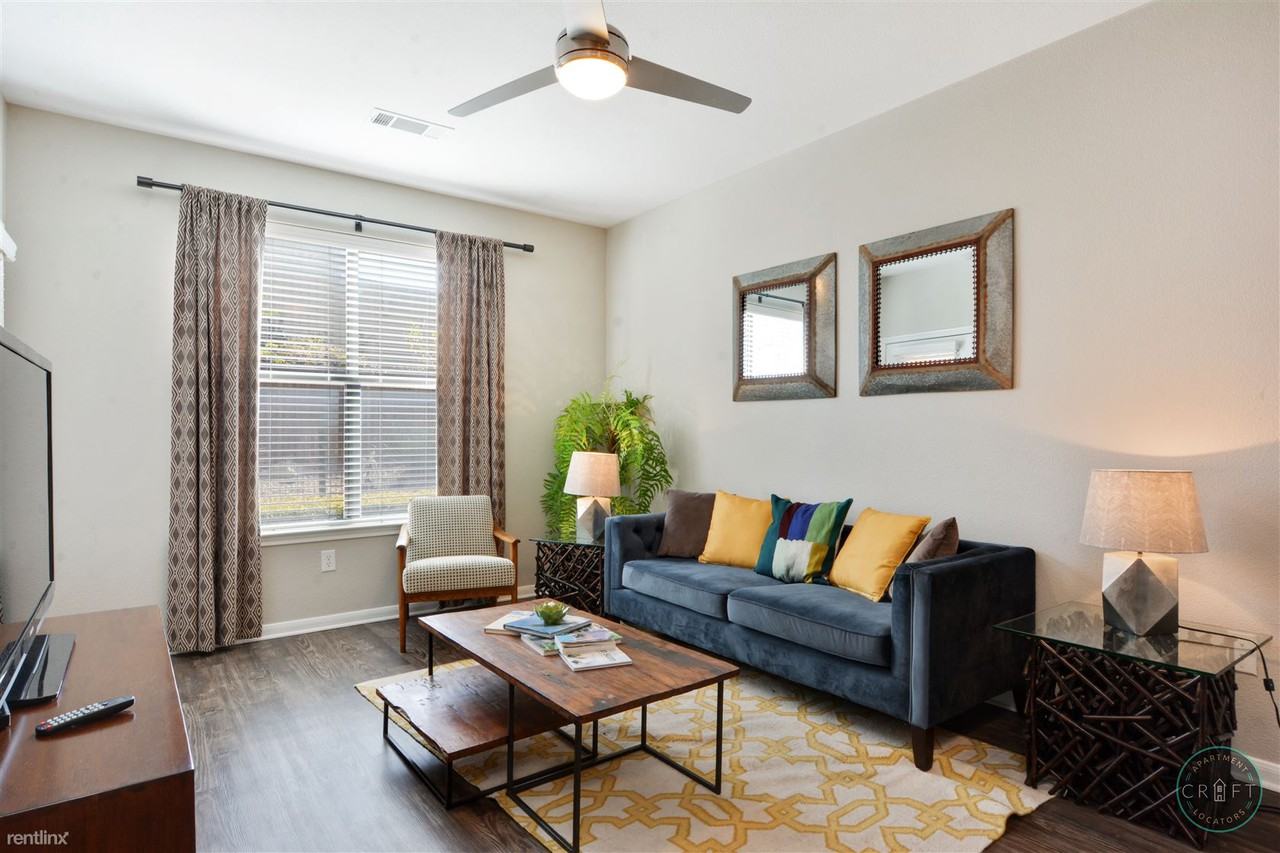 3909 S Congress Ave - Photo 3 of 10