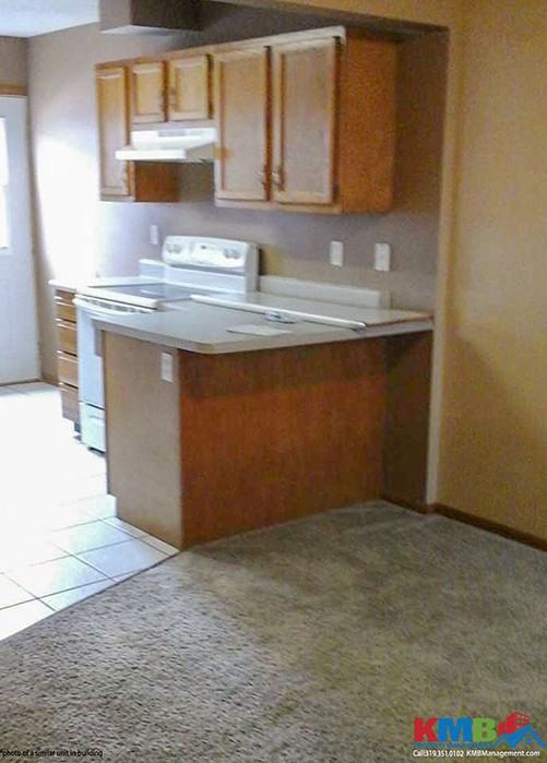 453 West Zeller Street - Photo 3 of 10