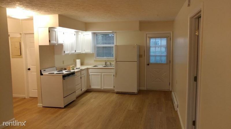 220 S Walnut St - Photo 2 of 5