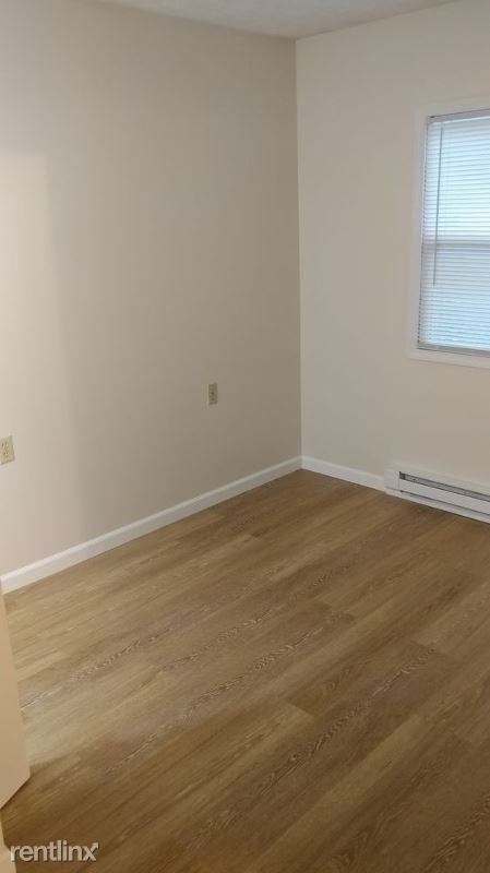 220 S Walnut St - Photo 3 of 5