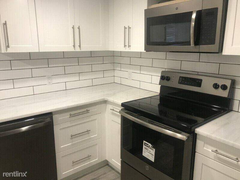 1400 6th Ave - Photo 2 of 9