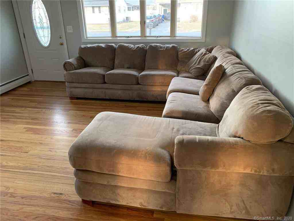 124 Butler Avenue - Photo 3 of 8