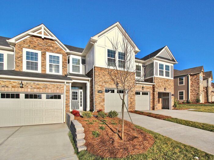5840 Clan Maclaine Dr - Photo 3 of 31