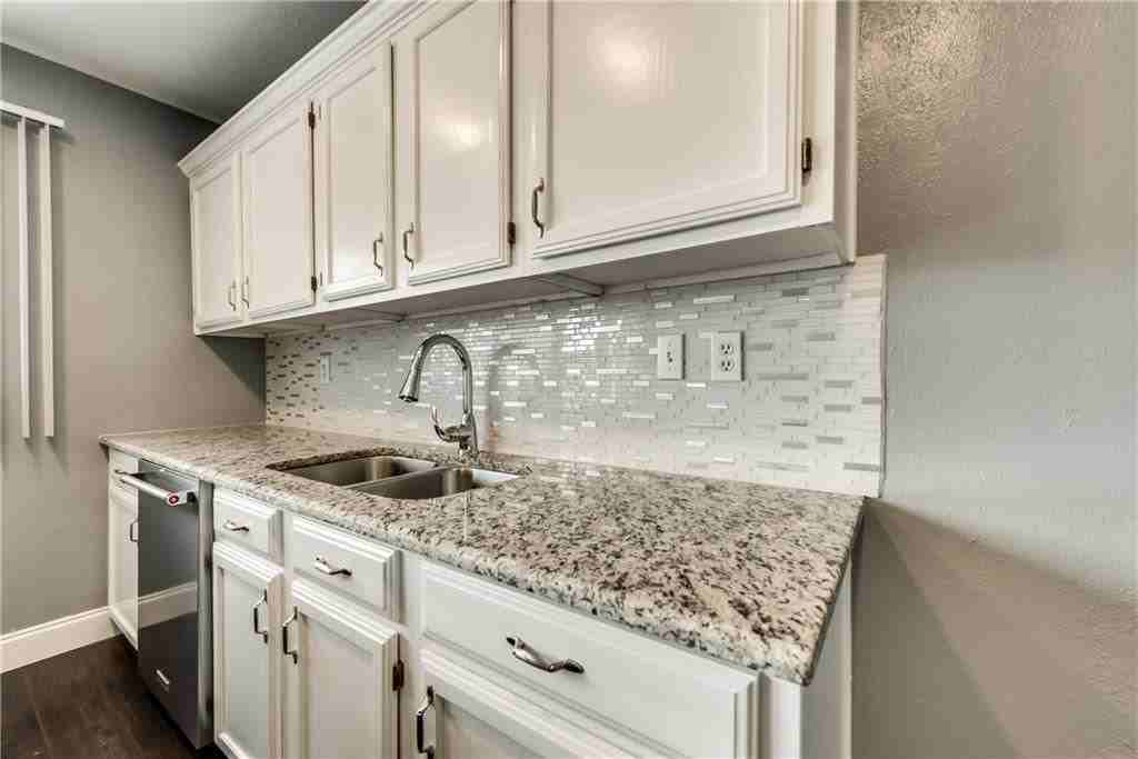 5309 Highgate Ln - Photo 3 of 9