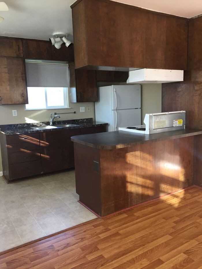 1095 Fruitvale Road - Photo 3 of 14