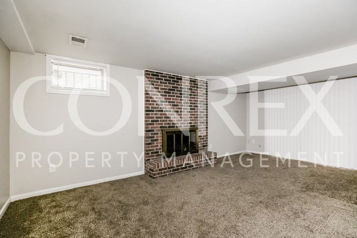 4913 North Wallace Avenue - Photo 2 of 8