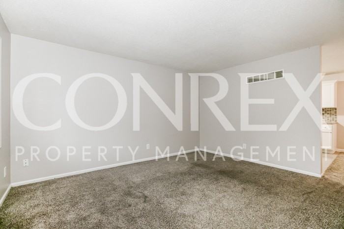 4913 North Wallace Avenue - Photo 3 of 8