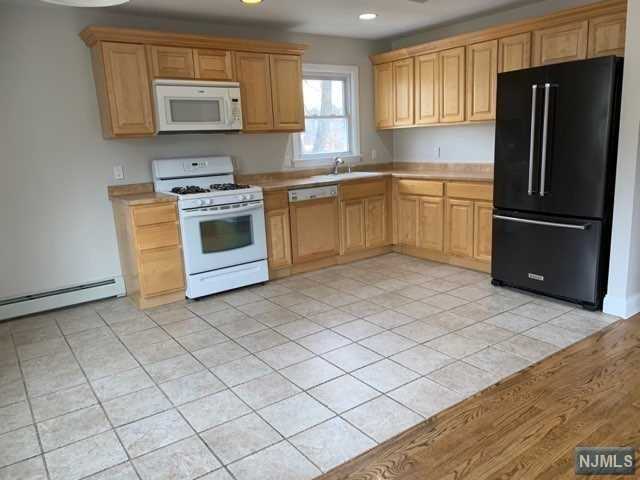 281 Hudson Avenue - Photo 2 of 10