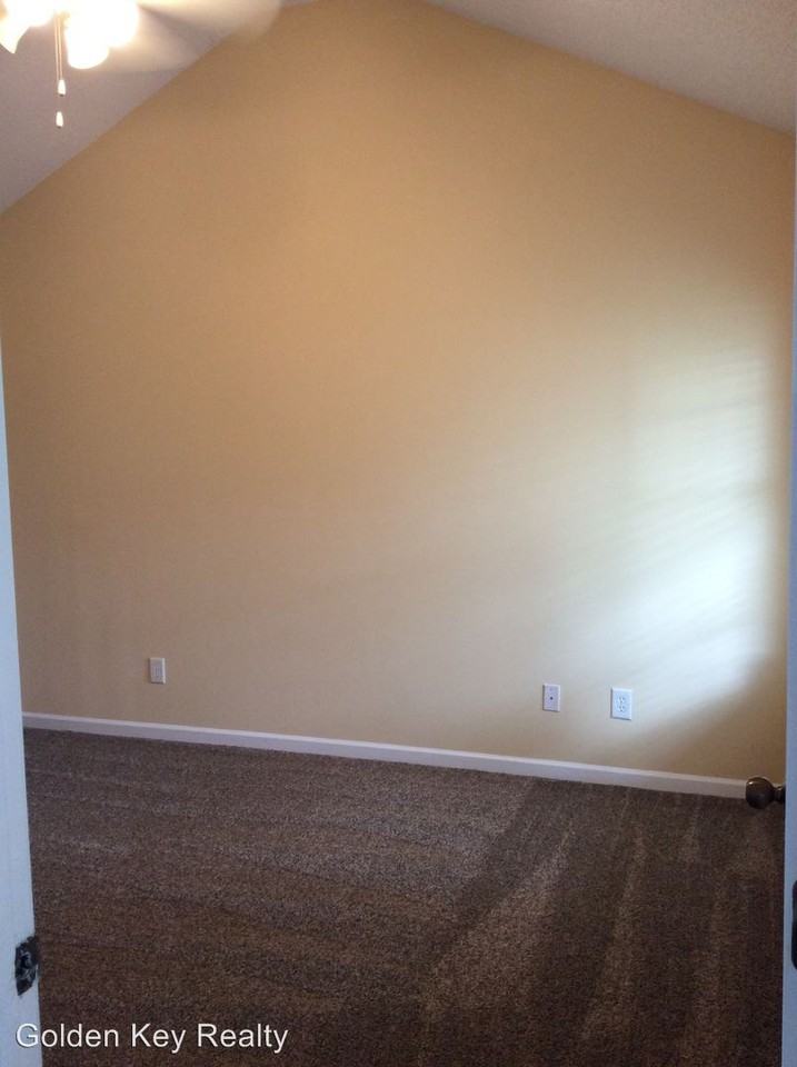 109 Northpointe Dr. - Photo 2 of 12