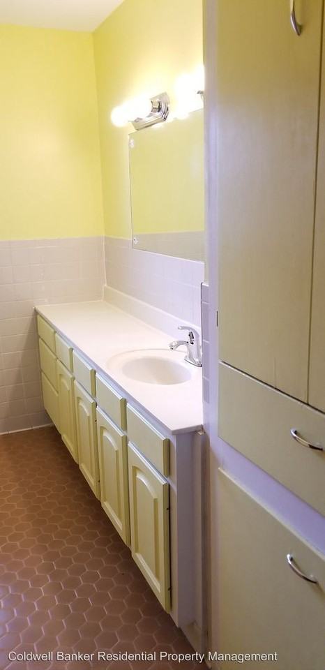 2219 33rd - Photo 2 of 21