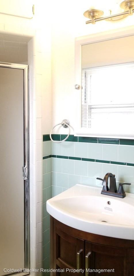 2219 33rd - Photo 3 of 21