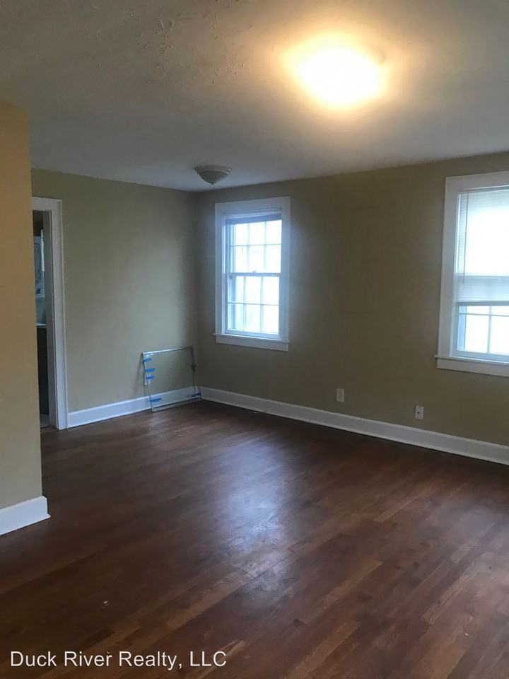 305 Adams Ave - Photo 2 of 10