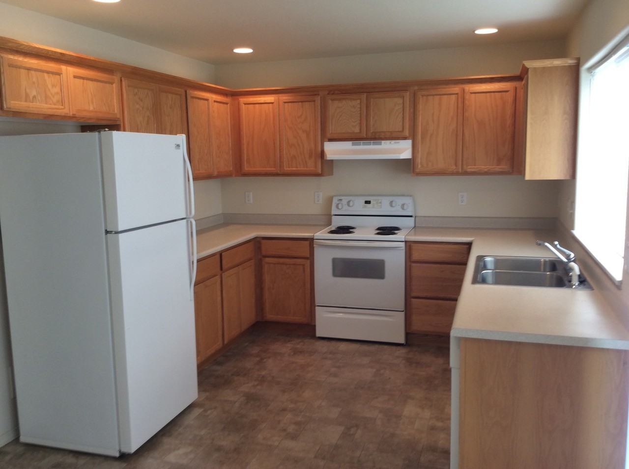 1381 Se M St - Photo 2 of 6