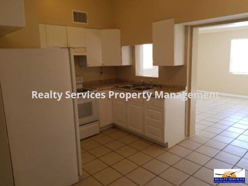 1406 Floral Drive - Photo 3 of 10