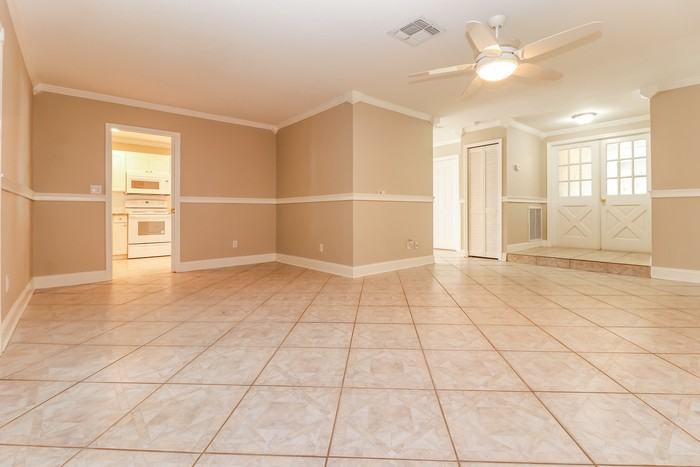 2825 Wendover Ter - Photo 2 of 13