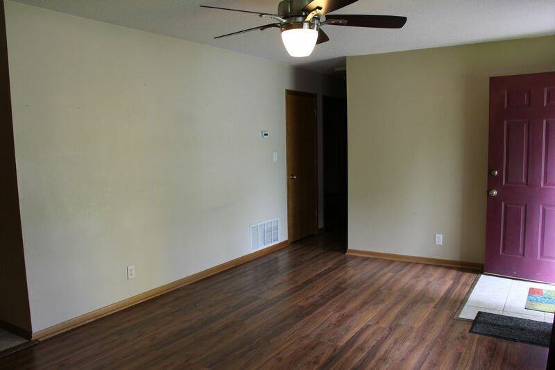 825 Elm St - Photo 3 of 19