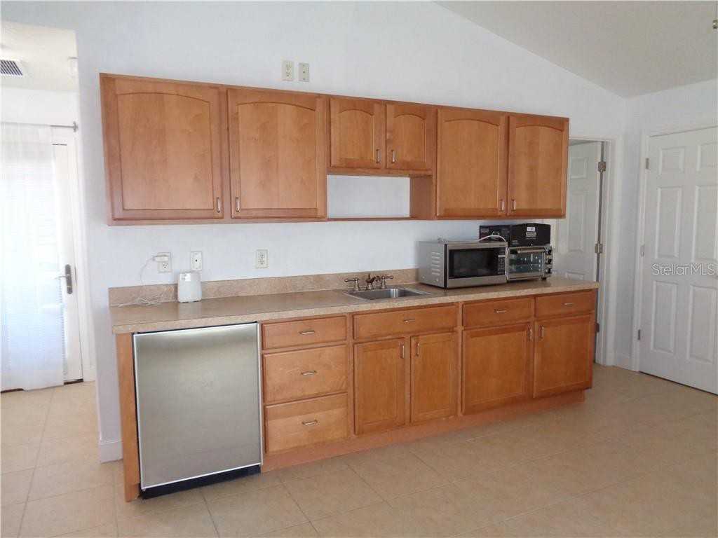 849 N Eola Drive - Photo 3 of 12