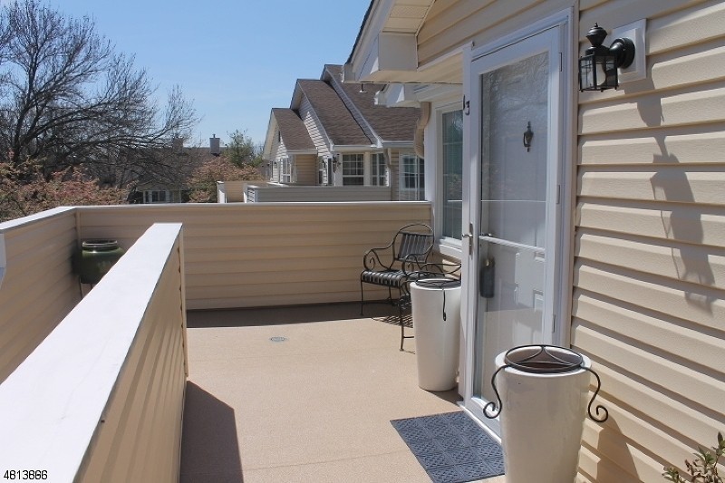 13 Crossfield Ct - Photo 2 of 8