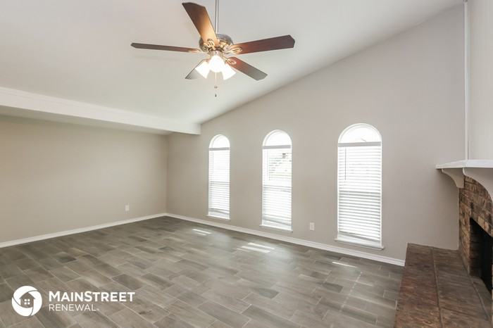 625 Nora Lane - Photo 3 of 16