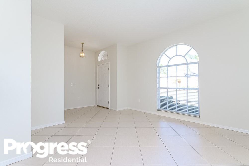 1911 Terralyn Ln - Photo 3 of 16