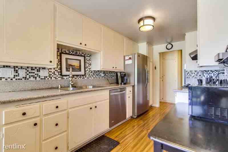 3608 Malibu Country Dr - Photo 3 of 6