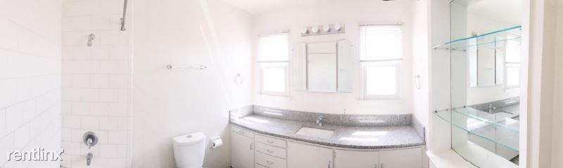 3926 California St Mainduplex - Photo 2 of 12