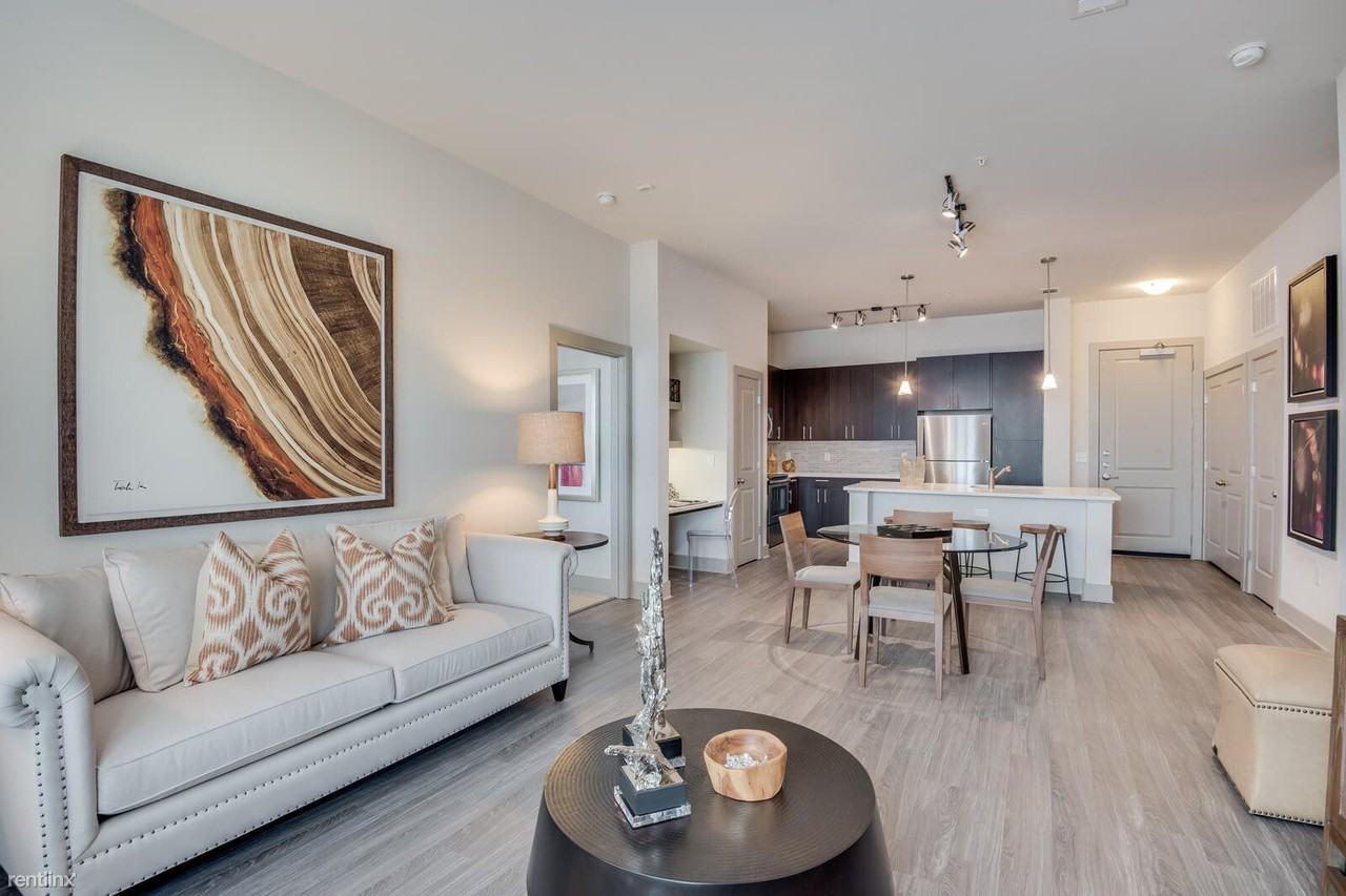 537 W Lookout Dr - Photo 3 of 7