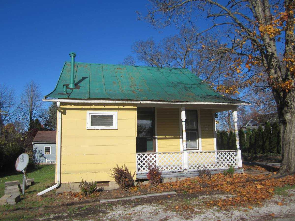 631 Elm - Photo 2 of 13