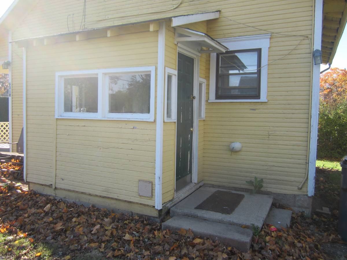 631 Elm - Photo 3 of 13