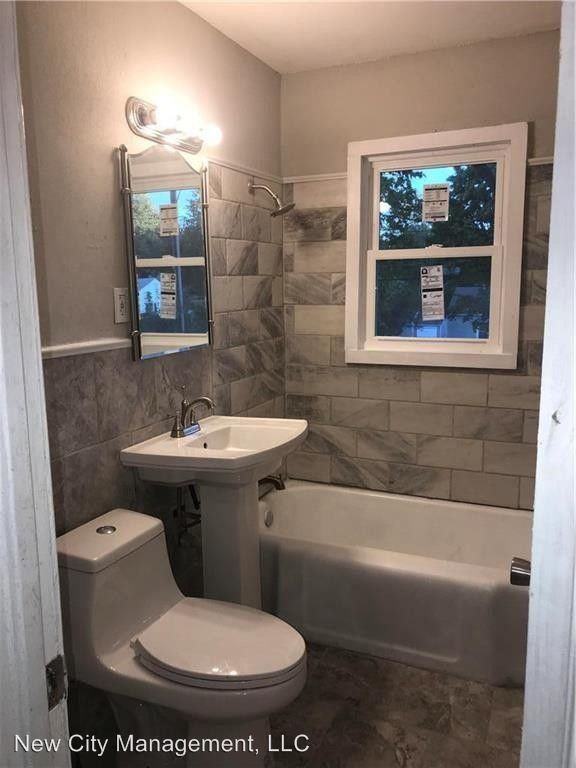 10604 East 28th Street - Photo 2 of 7